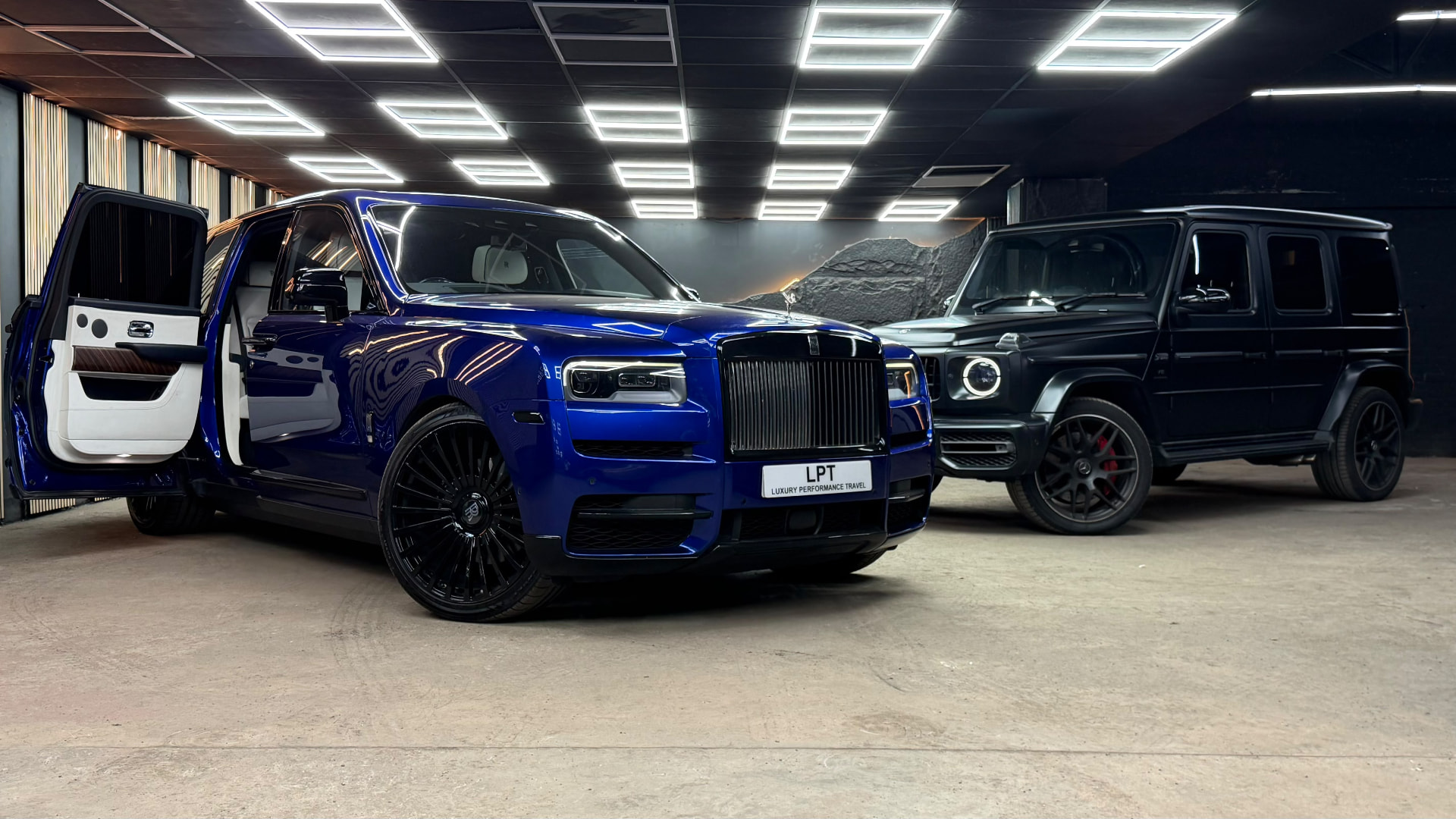Rolls-Royce Cullinan — Blue