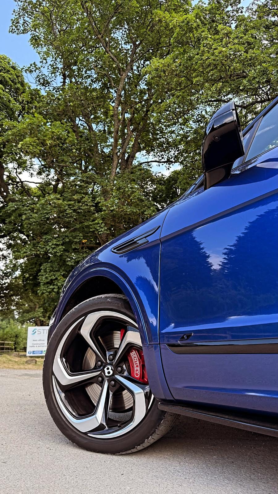 Bentley wheel and caliper